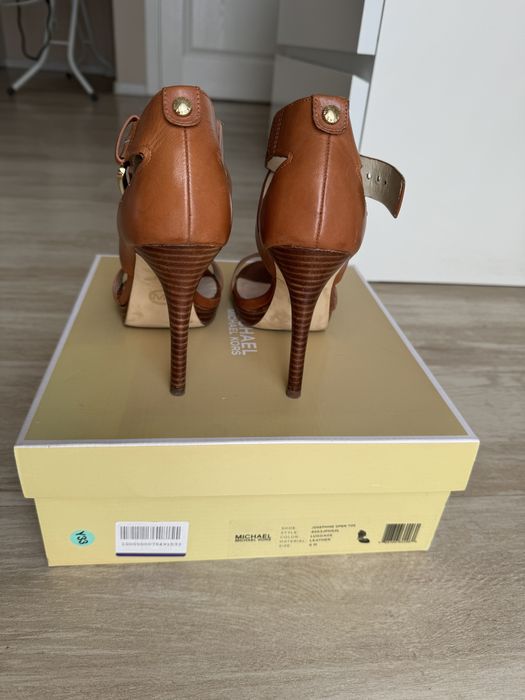 Michael Kors обувки