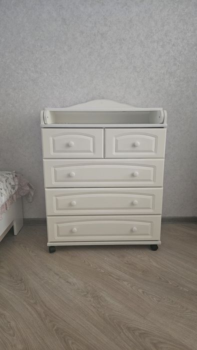 Комод детский белый на колесиках
