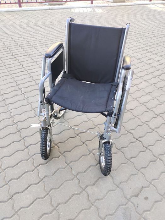 Инвалидная коляска