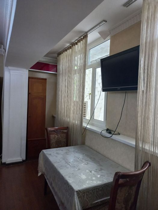 3 хонали кв.  Метро Тинчлик. Чорсу бозори олдида