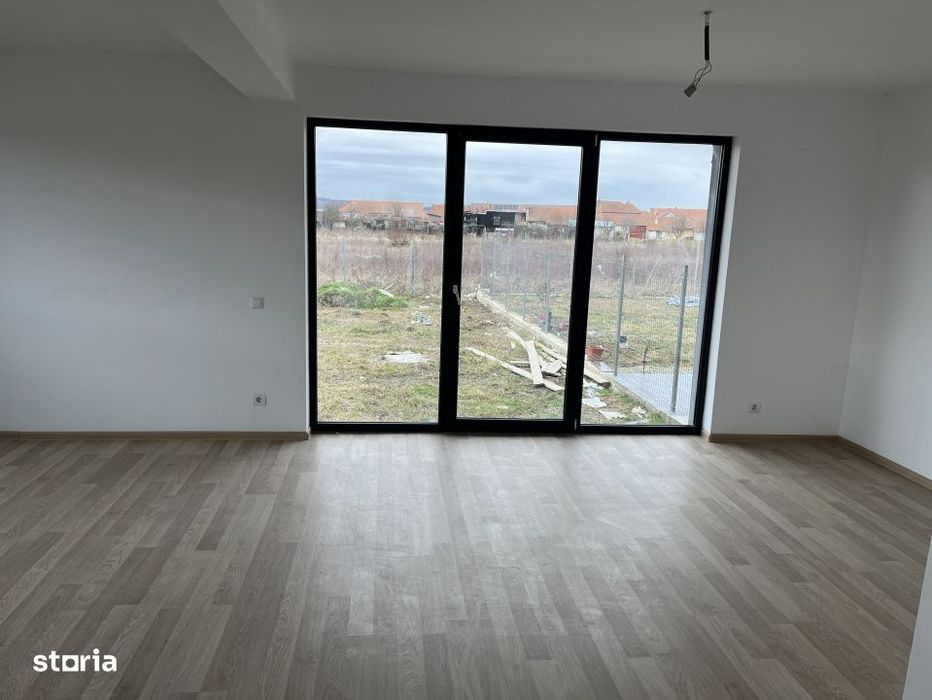 Vand duplex la cheie - suprafata utila este de 110 m2 ,   3 dormitoare