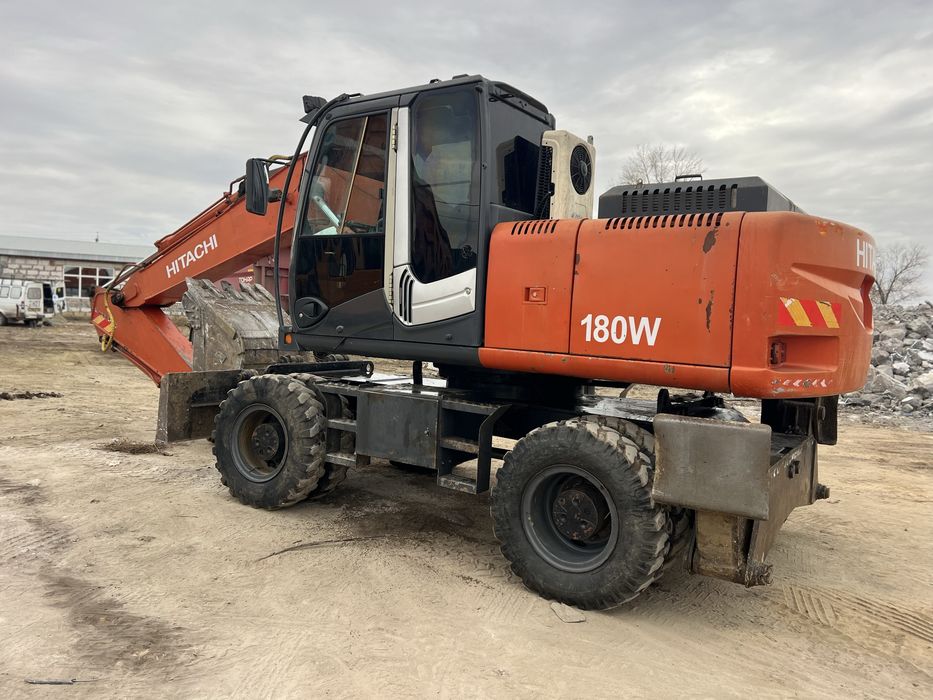Продам колесный экскаватор 1 куб Hitachi