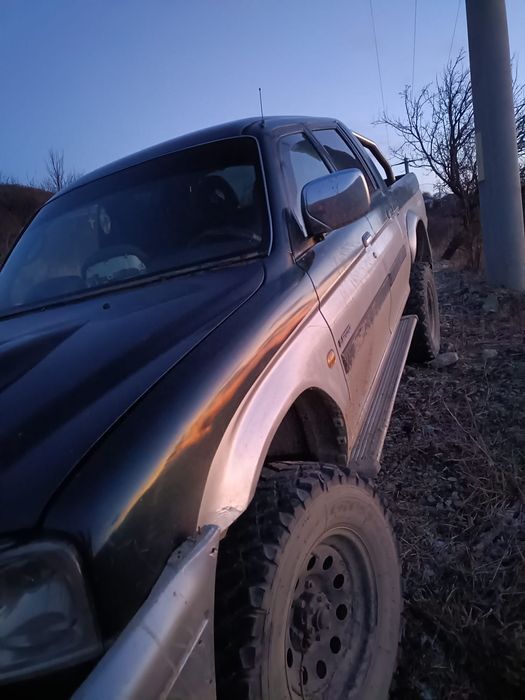 Usi , capota ,geamuri mitsubishi l200