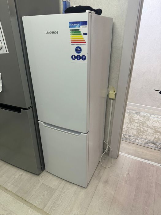 Продам холодильник .