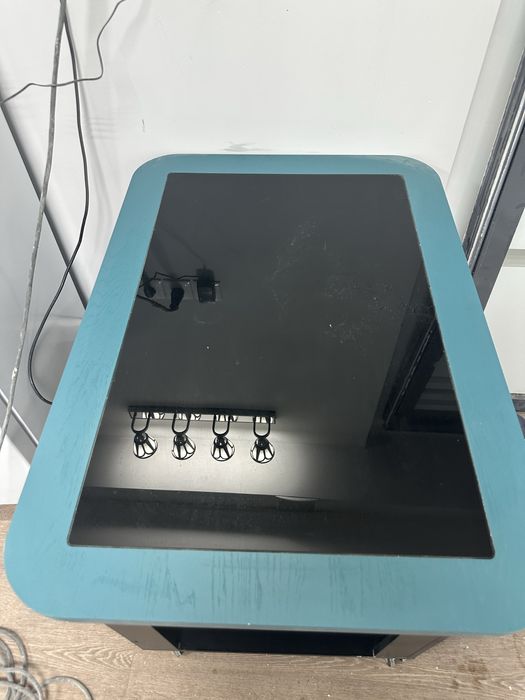 Журналный столик для офиса