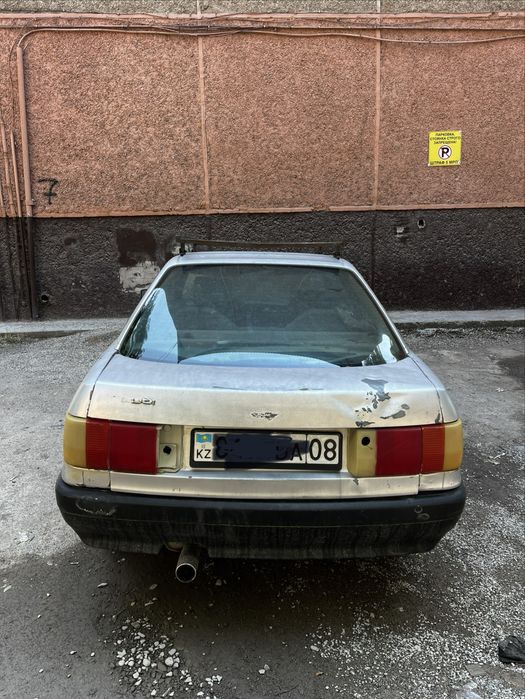 Audi 80 в среднем состоянии