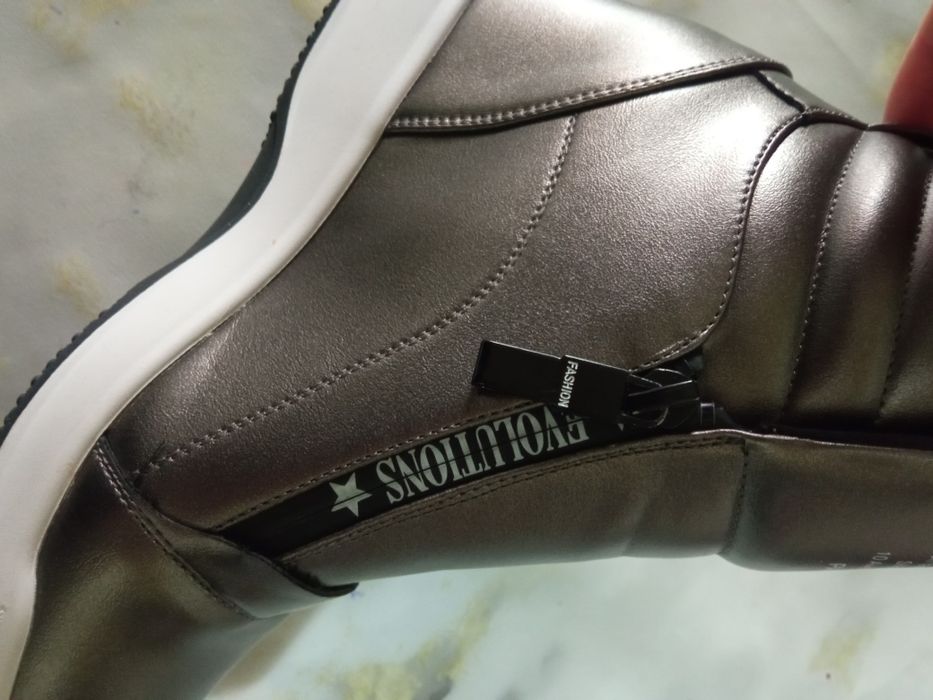 Ботинки не тёплые 50.000