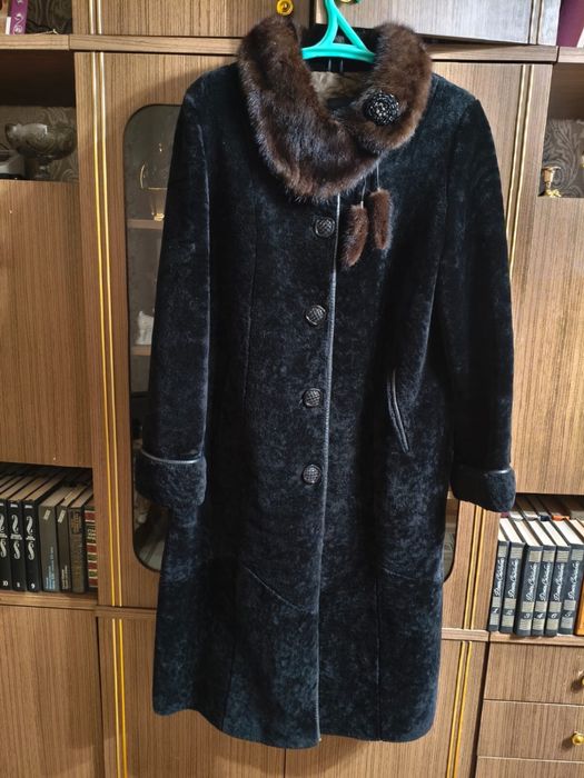 Шуба с воротником 56-58 размер
