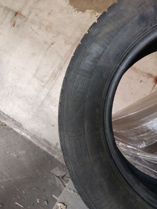 Шины зимние б/у (4шт)235/60 R17