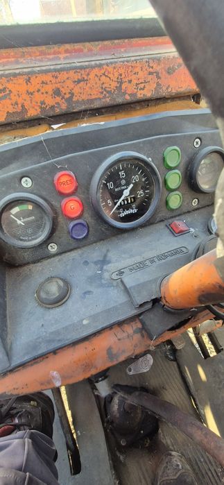 Vând UTB 650.Tractor românesc -65 cai putere.