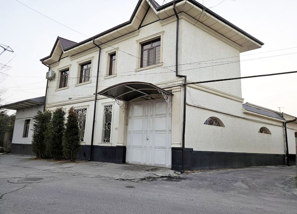 Продаётся готовый двух этажный дом , м.Беруний