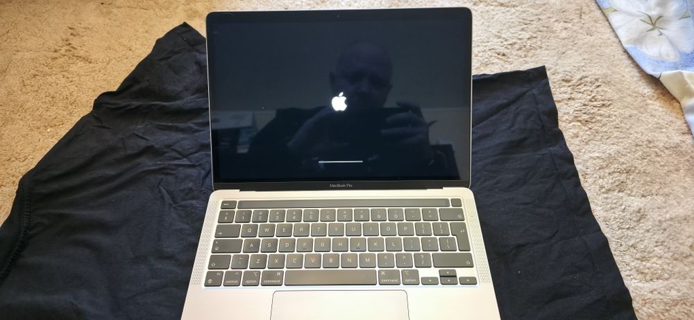 Macbook pro m2, full box