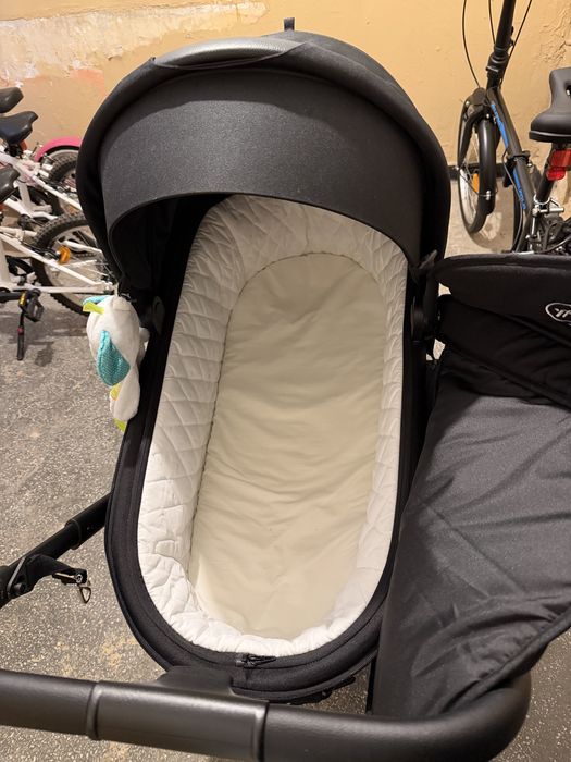 Set caruț sport cu landou Muuvo negru+accesorii