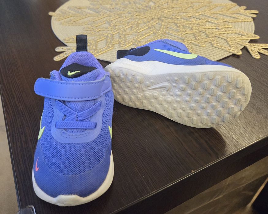 Маратонки Nike 21 номер