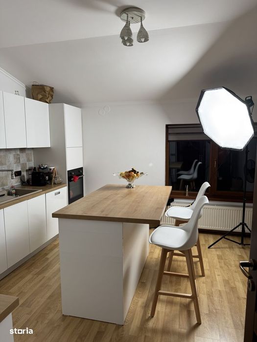 Casă de vânzare + Spațiu Comercial | 220 mp utili | curte 555 mp |