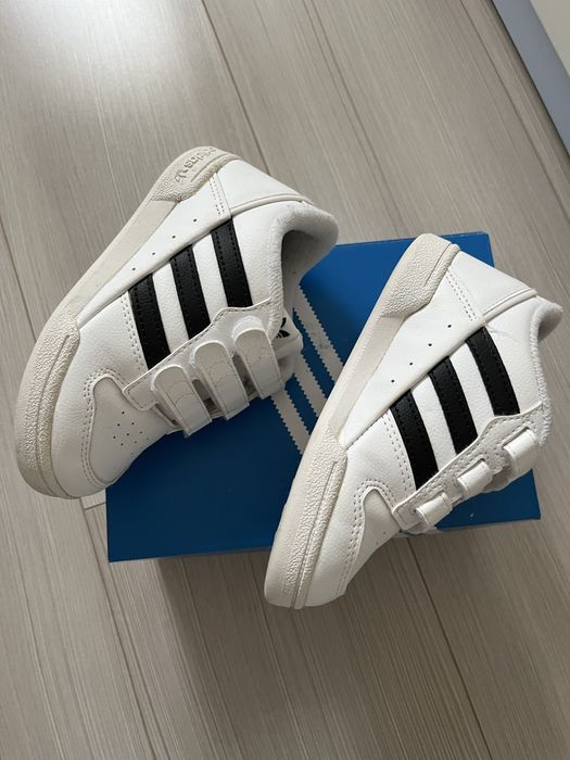 Adidasi Adidas baiat