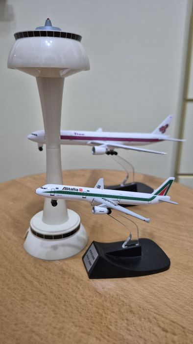 Machete avioane de  colectie metal Italia