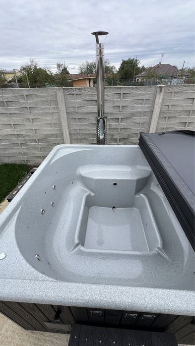 Jacuzzi din fibra de sticla patrat 10 persoane