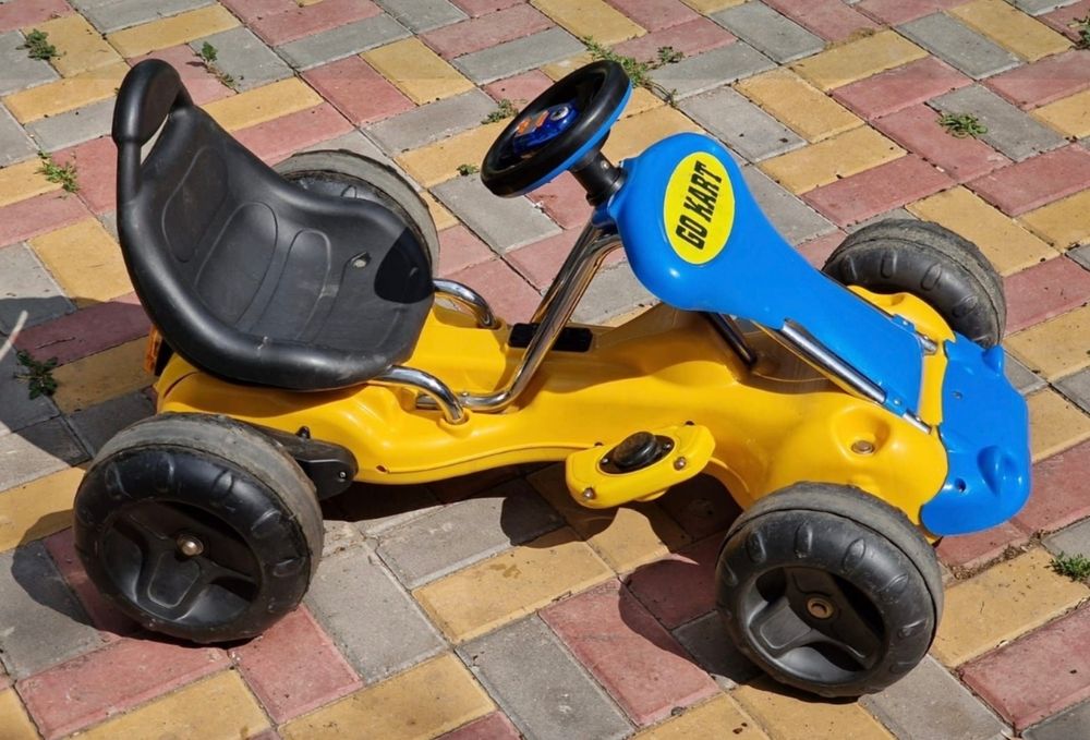 Детский электромобиль