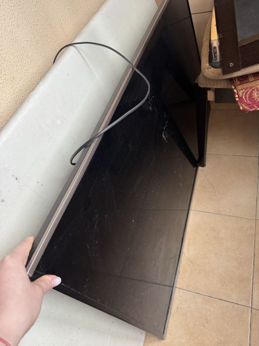 Срочно отдам тв Panasonic