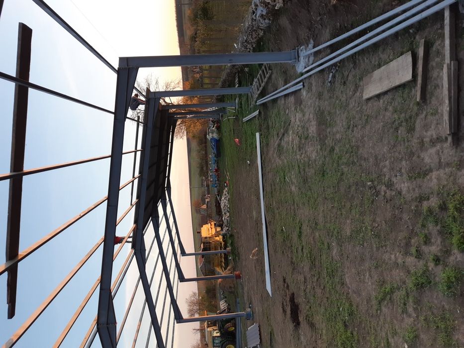 hala metalică cu lățimea de 14x m și lungimea 25x 6