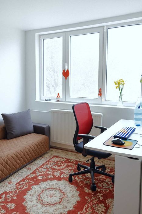 De inchiriat superb apartament cu 3 camere cu boxa subsol-loc parcare