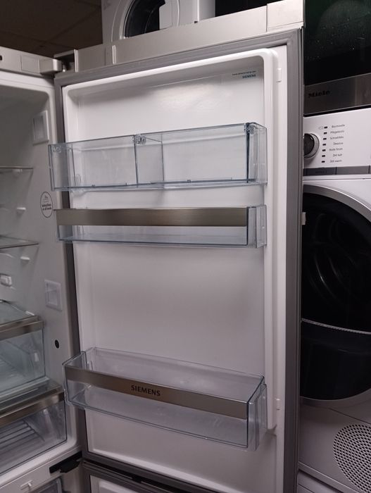 Иноксов комбиниран хладилник с фризер Сименс Siemens 2 години гаранция