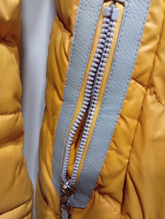 Продается меховая жилетка