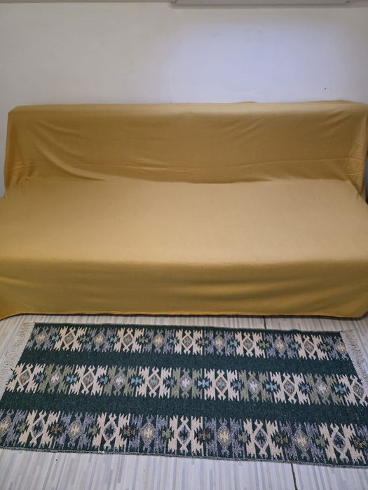 Vând garsoniera la mansardă, etaj 3, baie proprie