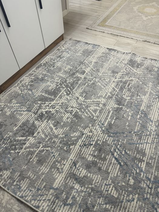 Продаётся ковёр 2м х2м