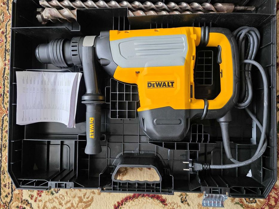Продам перфоратор DeWALT D25733