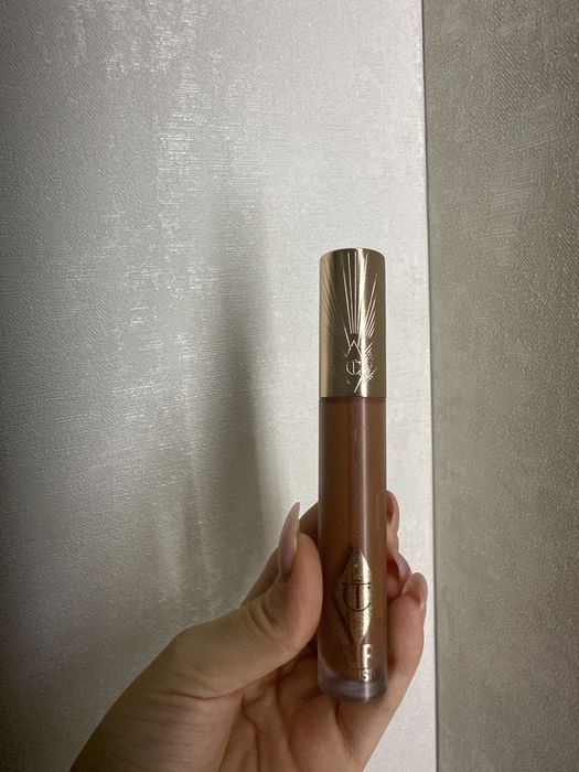 Charlotte Tilbury Airbrush Flawless Matte Lip Blur Liquid Lipstick