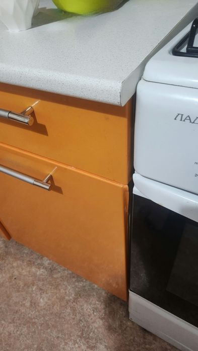 Кухонный гарнитур ,диванчик
