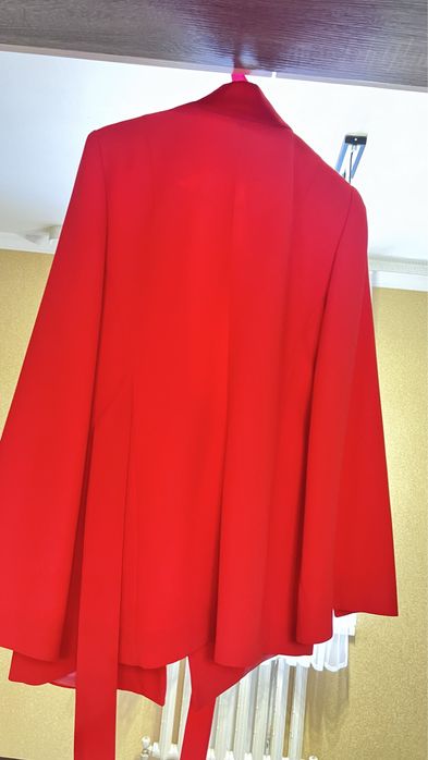 Продам красивый, яркий пиджак