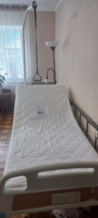 Медецинская кровать