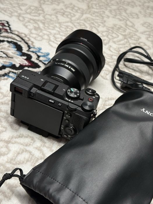 Sony a7cii + объектив 24-105 + 2шт батарейка + зарядка + штатив