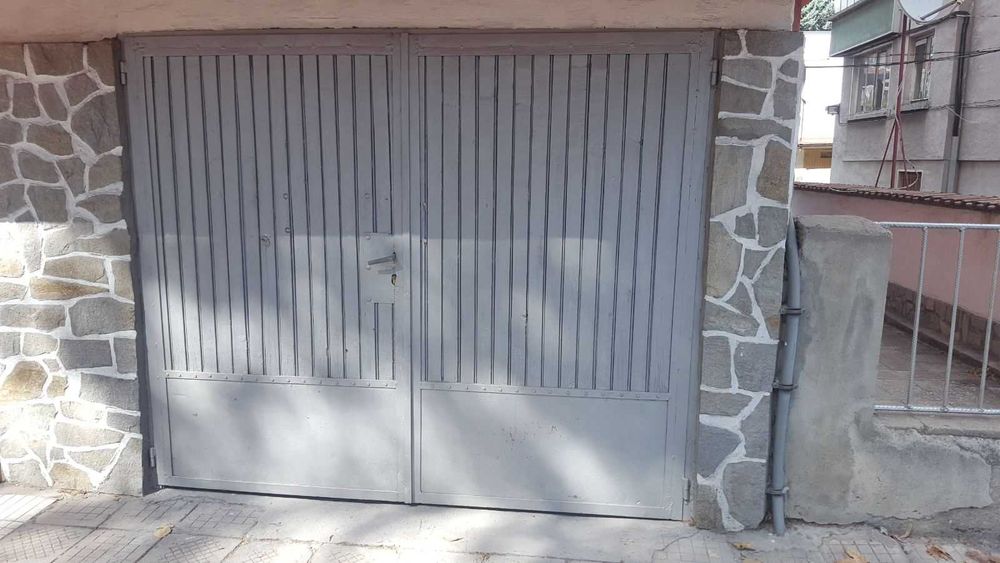 Давам гараж под наем