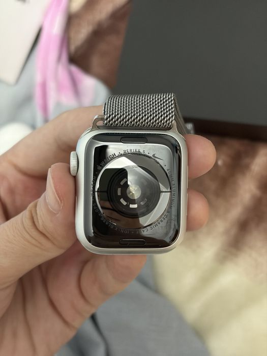 Часы Apple Watch 5 Nike