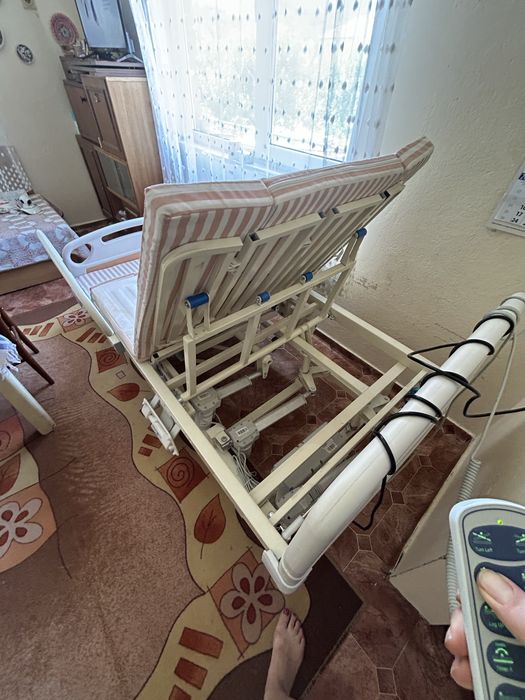 Електрическо болнично легло