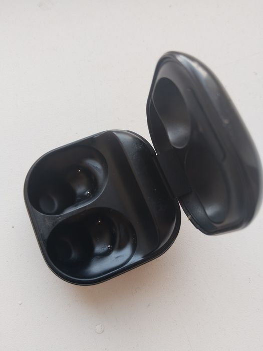Кейс наушников Samsung galaxy buds live