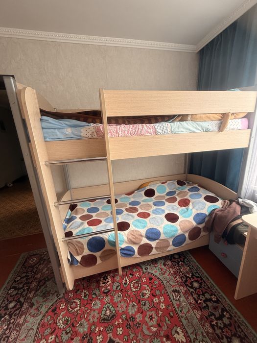 Двухярусная кровать