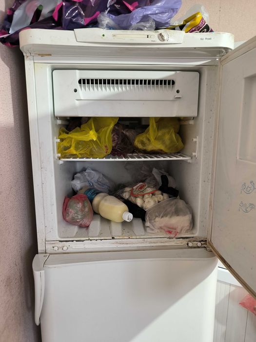 Продам холодильник Indesit R36NFG