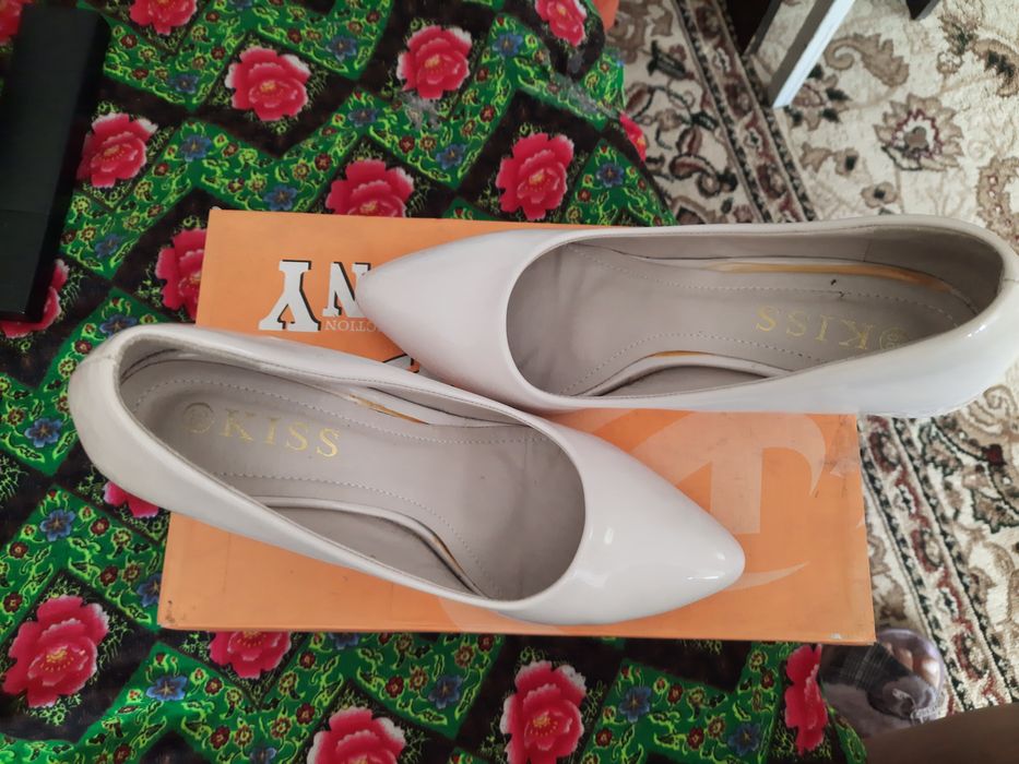 Продам туфли женские