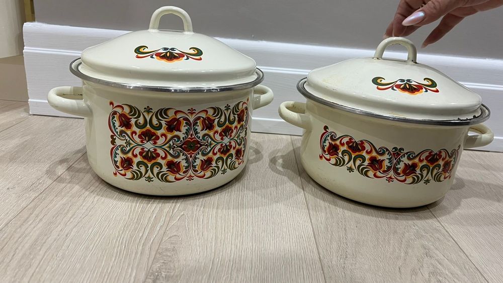 Большие чаши, кастрюли, сковороды