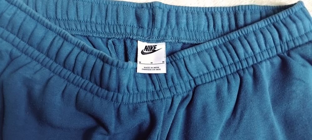 Nike суитшърт нов и две долнища