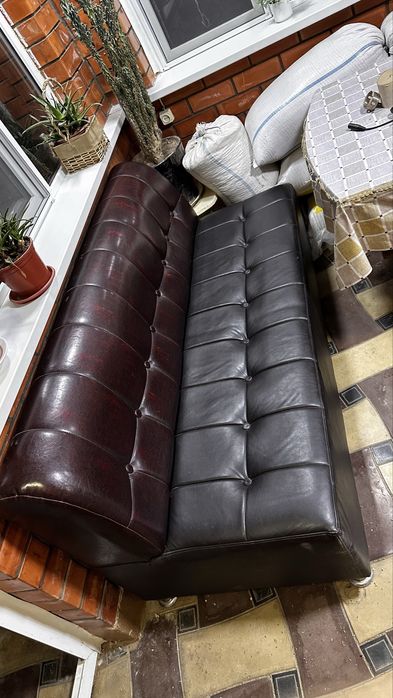 Диван кожаный угловой