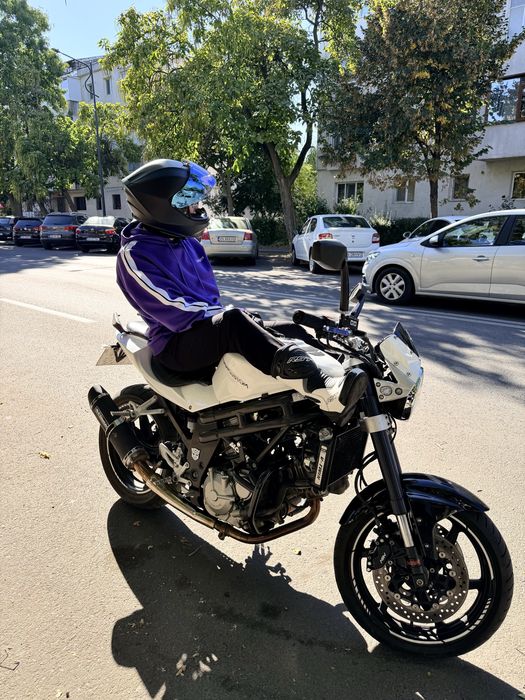 Vând motocicletă Hyosung GT 650 – stare bună, preț negociabil
