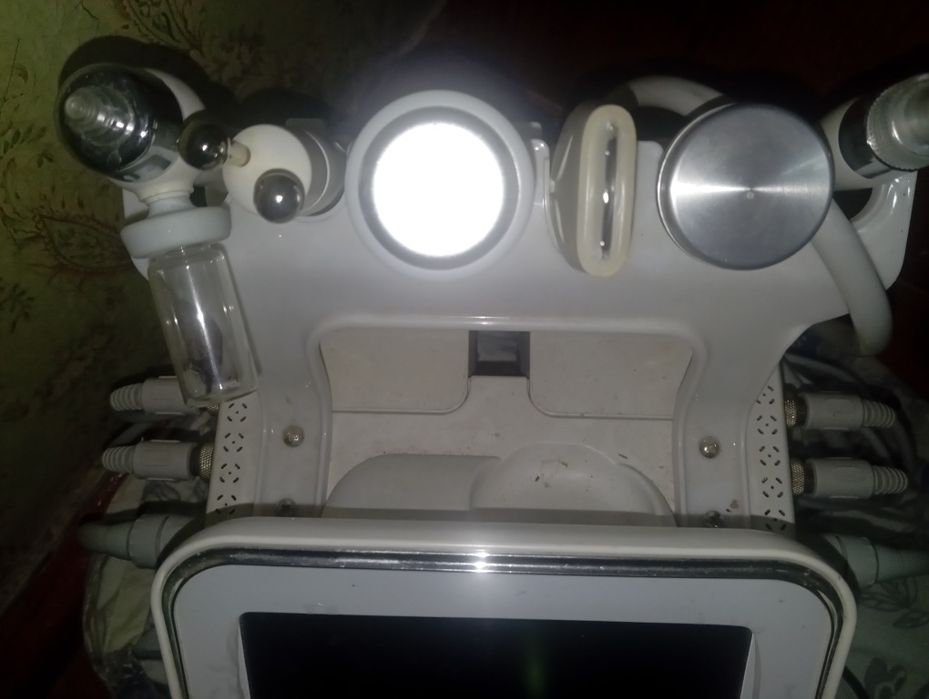 Продам косметологический аппарат в отличном состоянии .