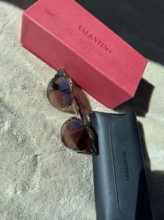 Valentino Garavani - Оригинал - Rockstud Spikes слънчеви очила