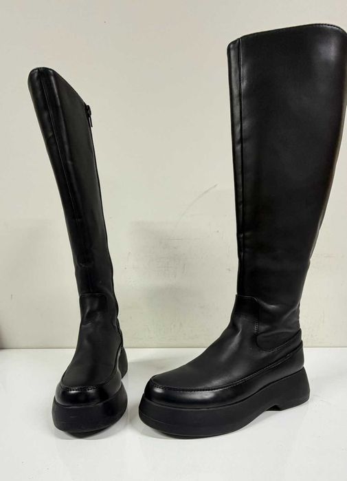 Even Odd knee high boot